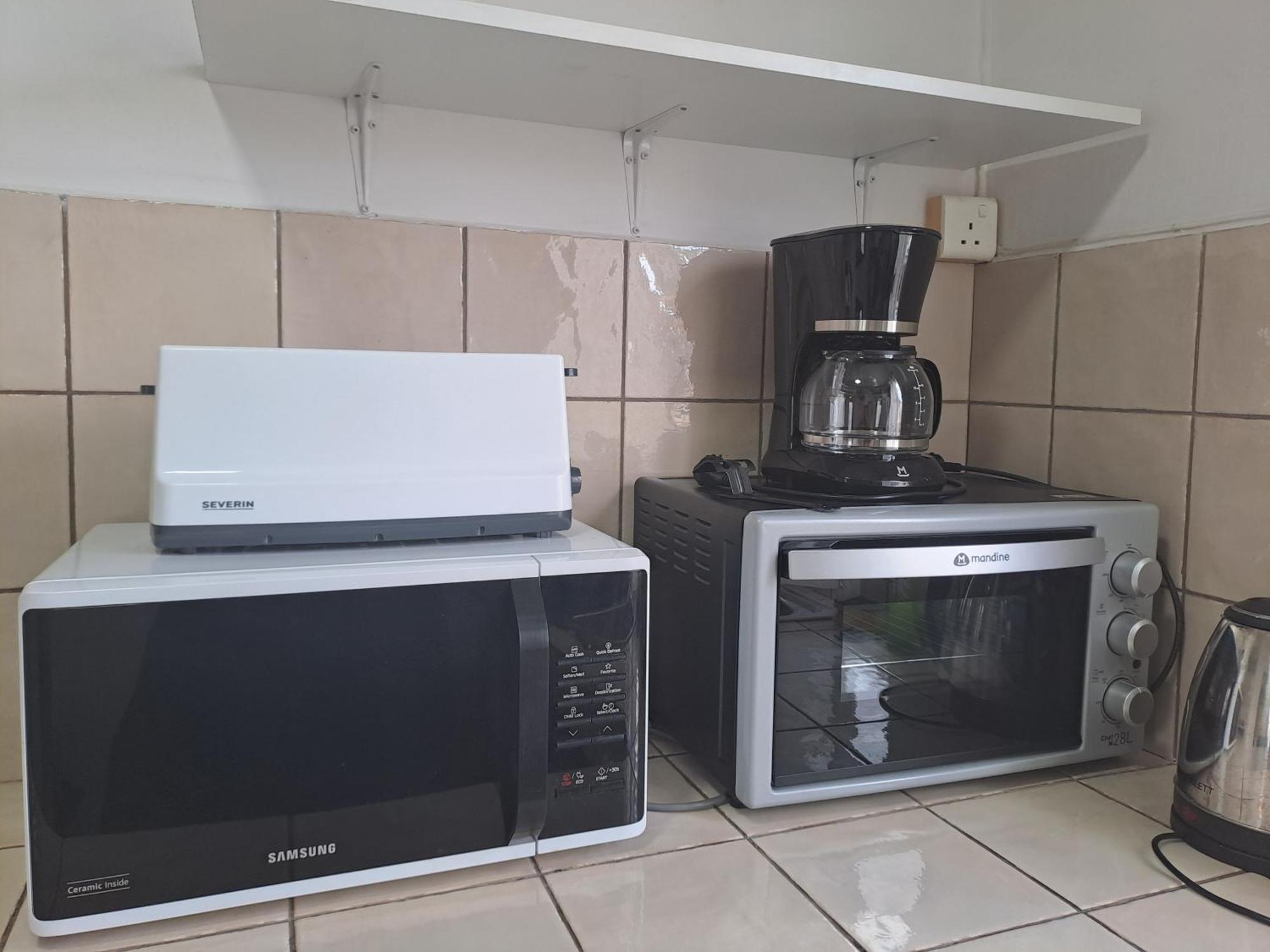 Appartement Paisible Avec Jardin & Piscine Albion Kültér fotó
