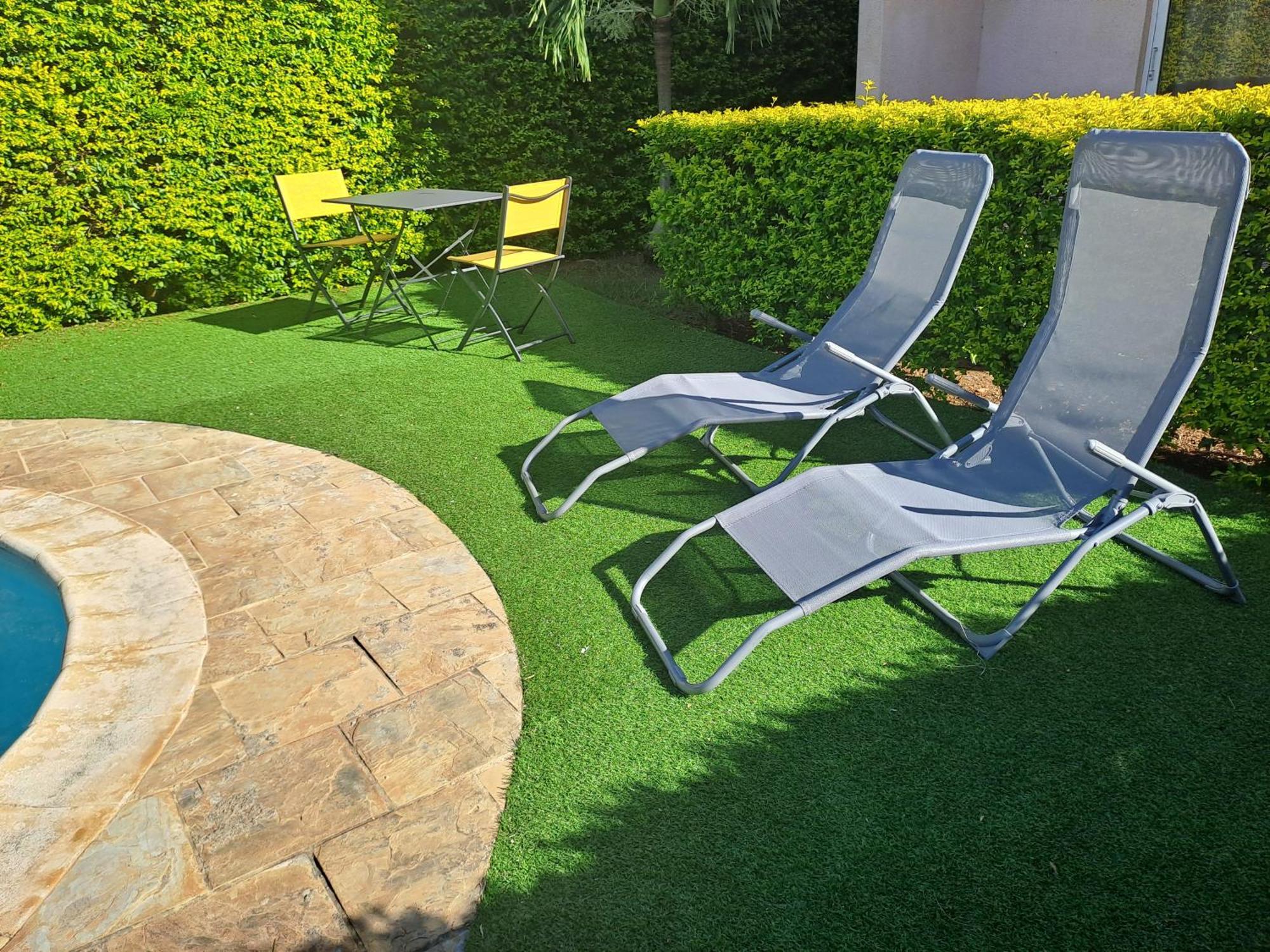 Appartement Paisible Avec Jardin & Piscine Albion Kültér fotó