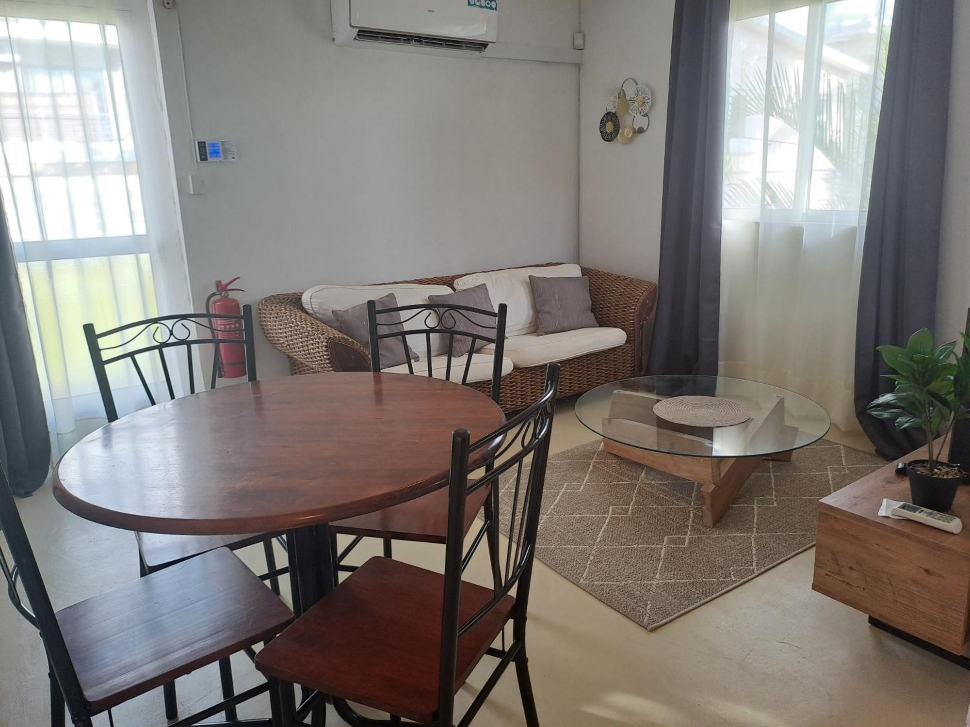 Appartement Paisible Avec Jardin & Piscine Albion Kültér fotó
