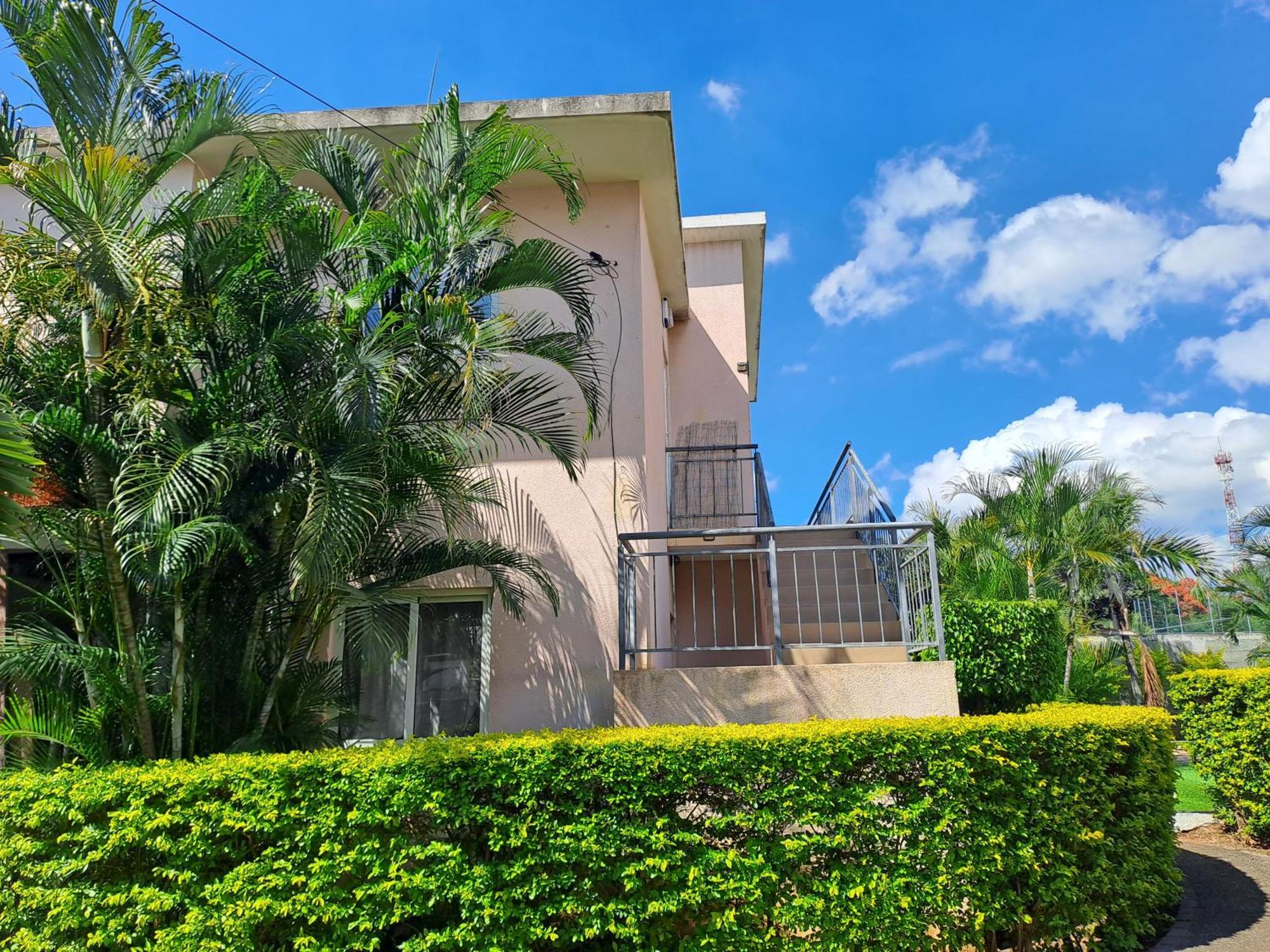 Appartement Paisible Avec Jardin & Piscine Albion Kültér fotó