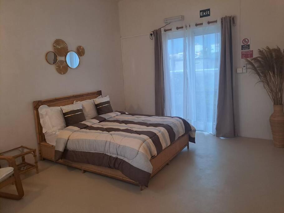 Appartement Paisible Avec Jardin & Piscine Albion Kültér fotó