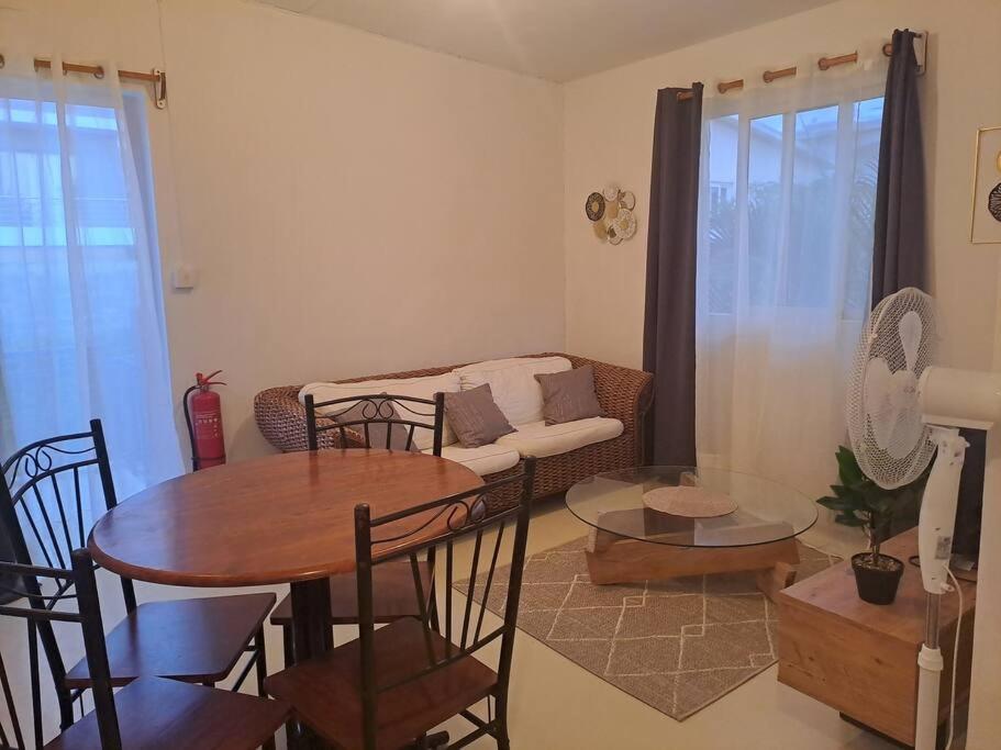 Appartement Paisible Avec Jardin & Piscine Albion Kültér fotó